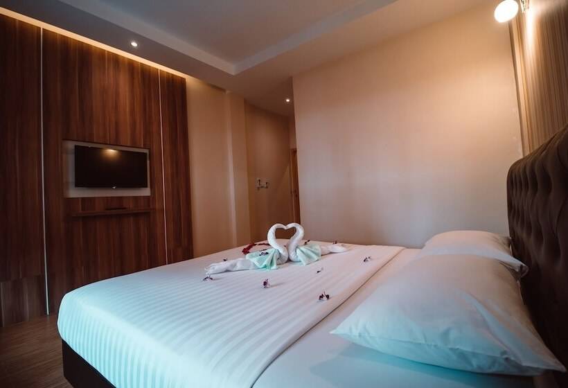 Hotel Triple Trees Village