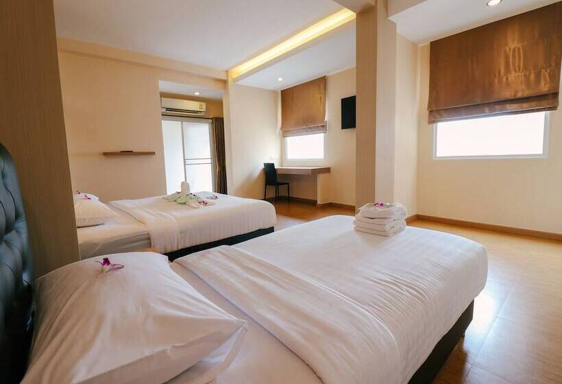 Hotel Triple Trees Village