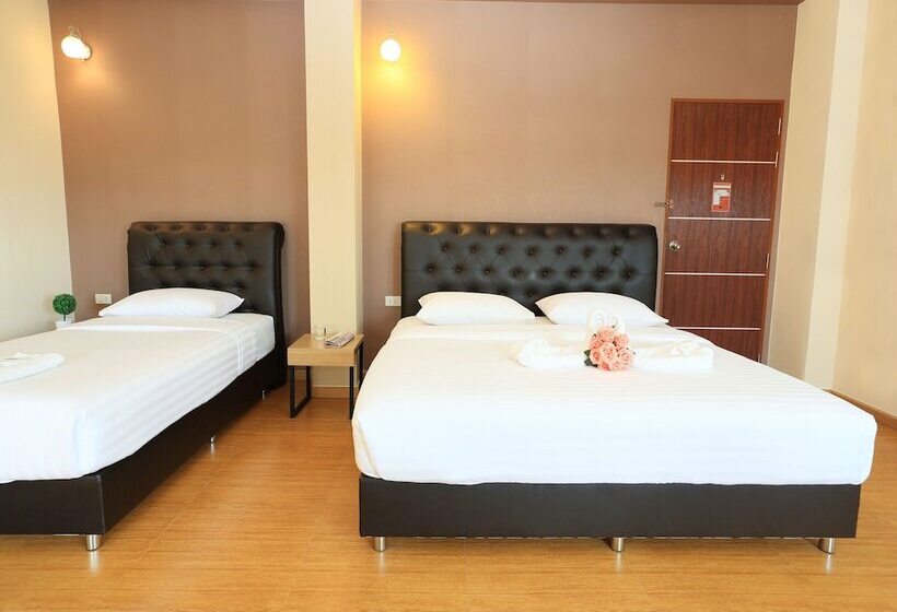 Hotel Triple Trees Village