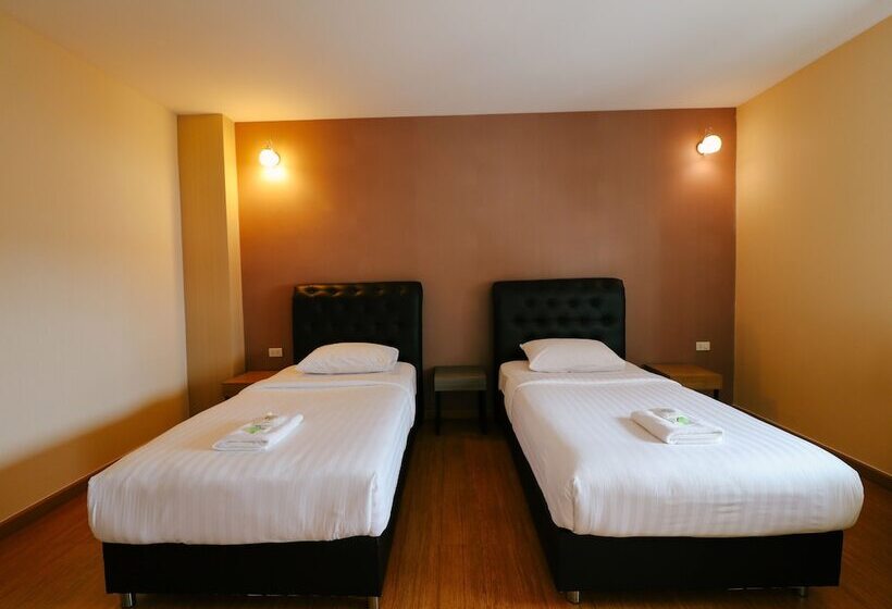 Hotel Triple Trees Village