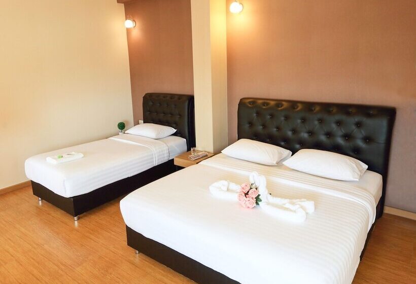 Hotel Triple Trees Village