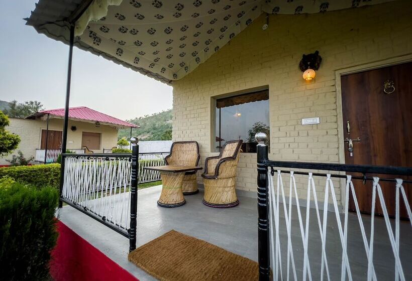 בית מלון כפרי Vanbagh Sariska Resort