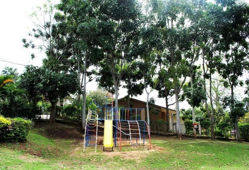 בית מלון כפרי Victoria Range Holiday Resort