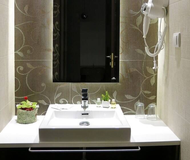 پانسیون Nv Luxury Suites & Spa