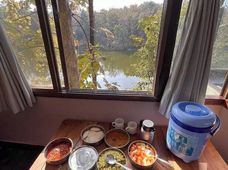 リゾートホテル Rukhad Jungle Camp   Pench