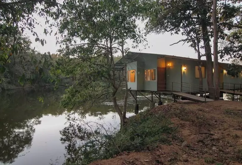 リゾートホテル Rukhad Jungle Camp   Pench