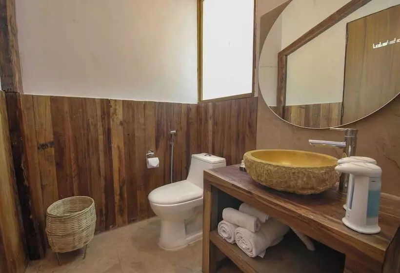 リゾートホテル Rukhad Jungle Camp   Pench