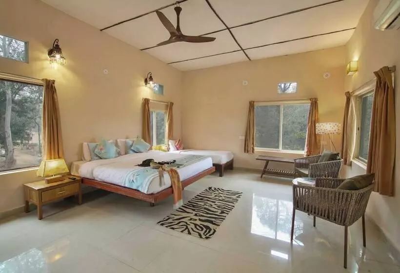 リゾートホテル Rukhad Jungle Camp   Pench