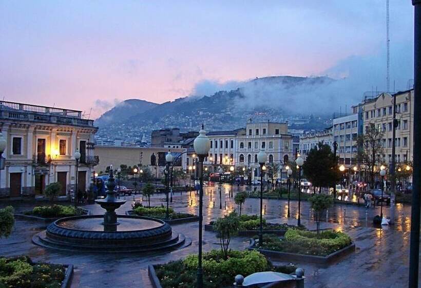 San Blas House & Suites