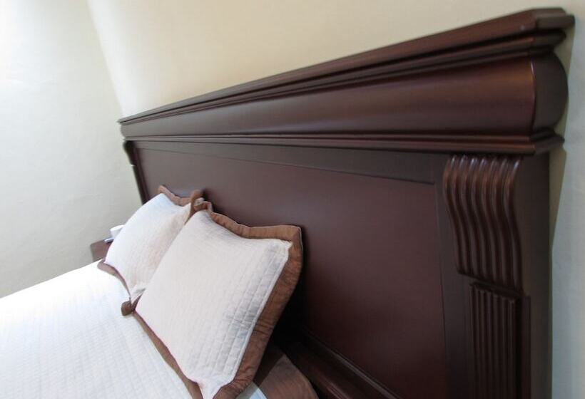 San Blas House & Suites