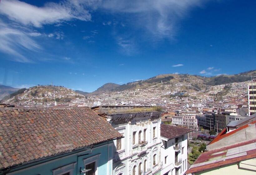 San Blas House & Suites