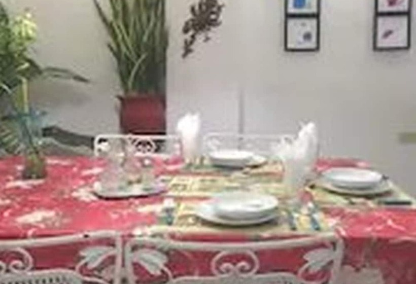 پانسیون Dona Amalia