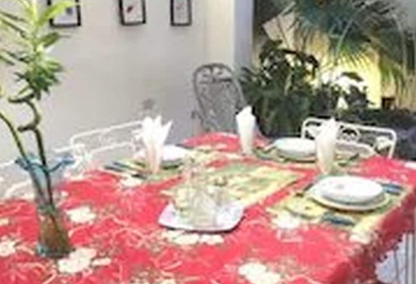 پانسیون Dona Amalia