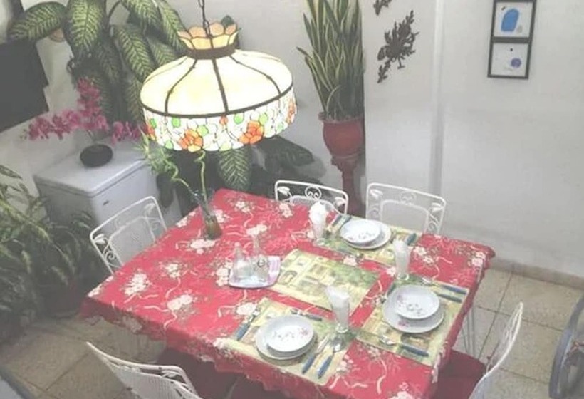 پانسیون Dona Amalia