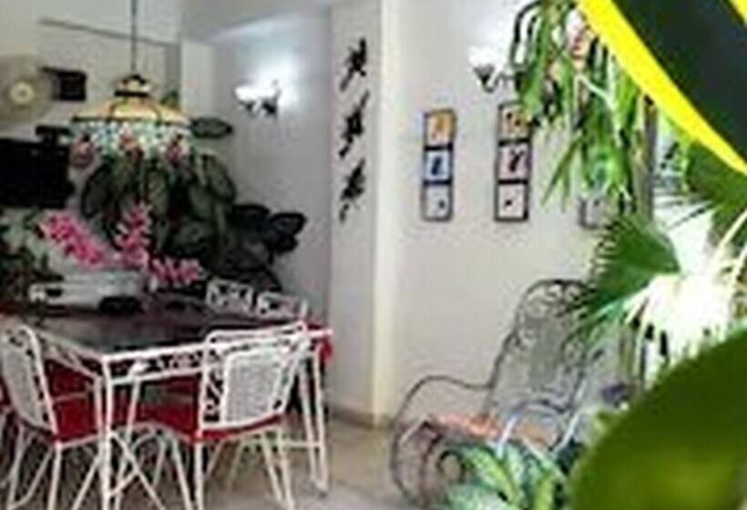 پانسیون Dona Amalia