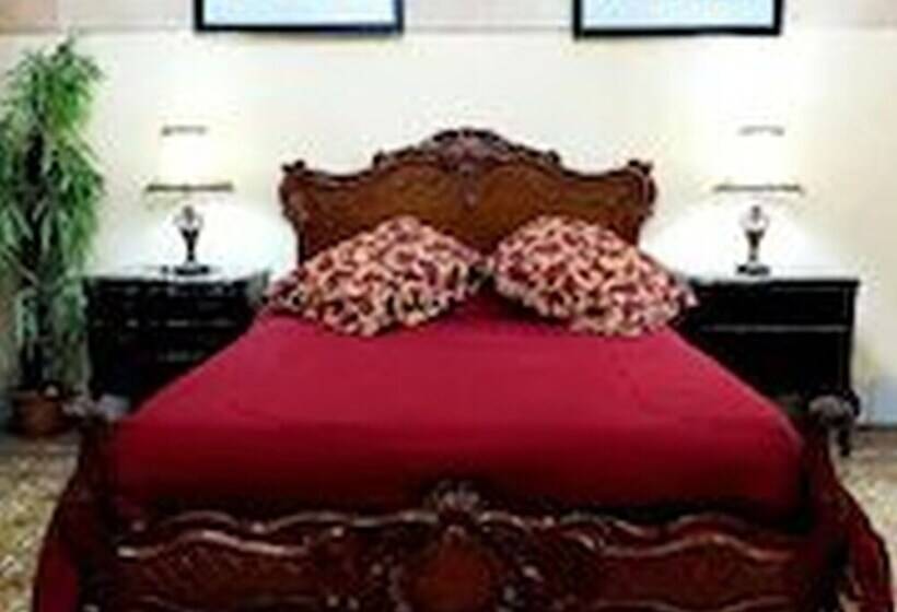 پانسیون Dona Amalia