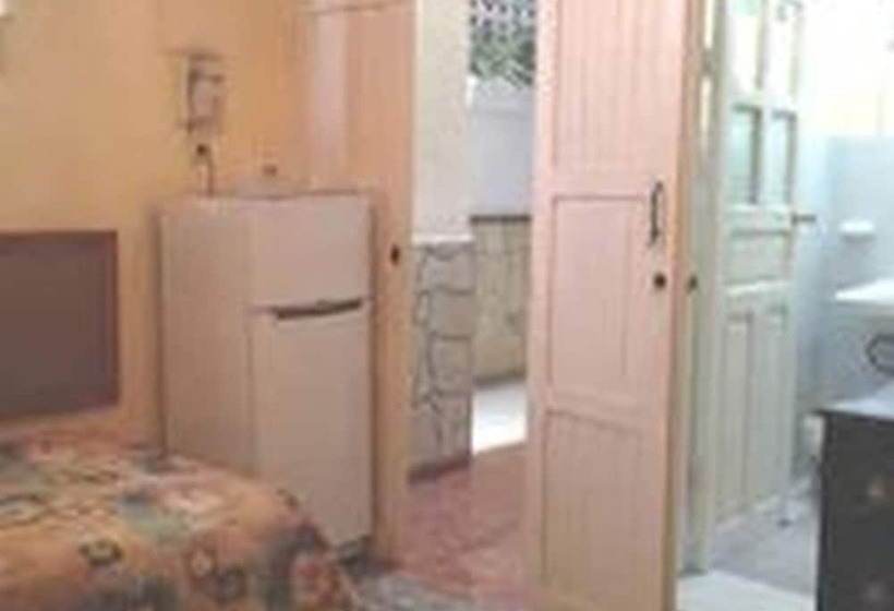 پانسیون Dona Amalia