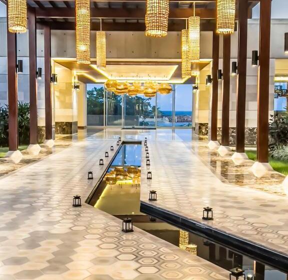 Eurobuilding Hotel & Suites Lecheria