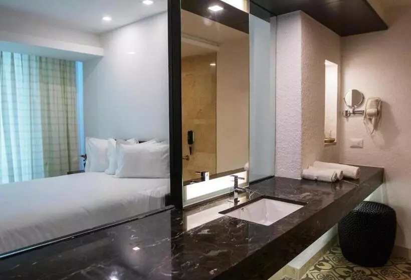 Eurobuilding Hotel & Suites Lecheria