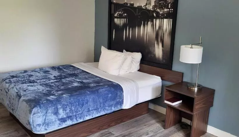 ホテル 8 Fergus Falls