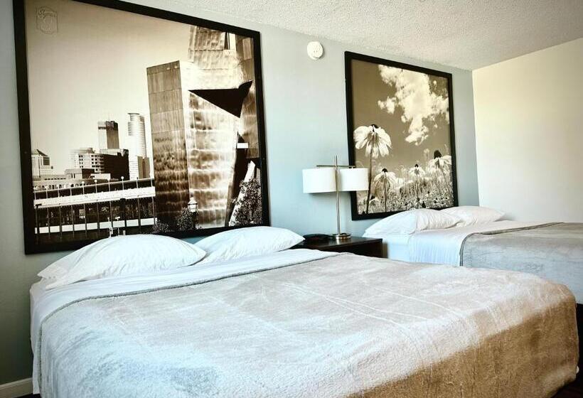 Hotel 8 Fergus Falls