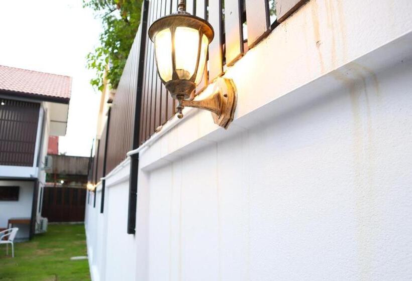 هتل Chiang Mai Heritage House