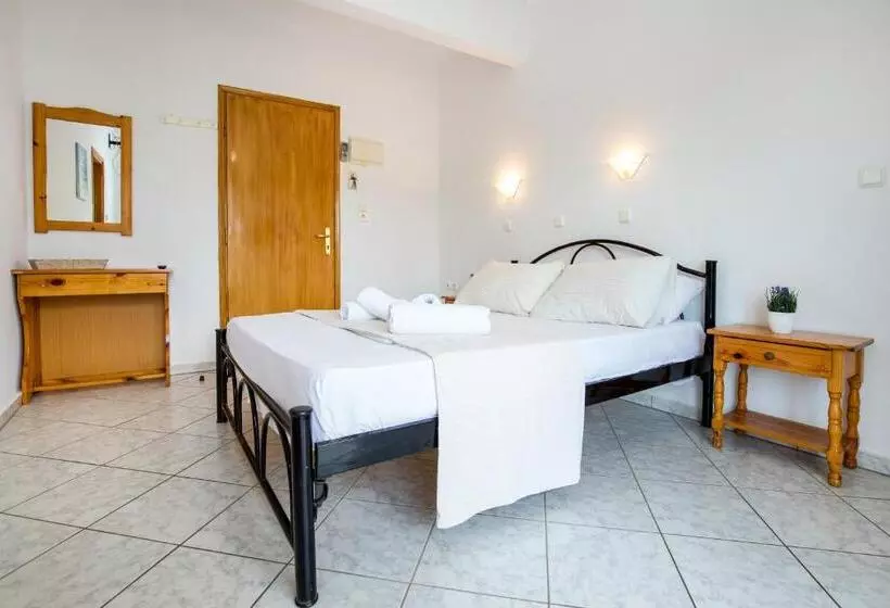 Hotelli Ianos Apartments