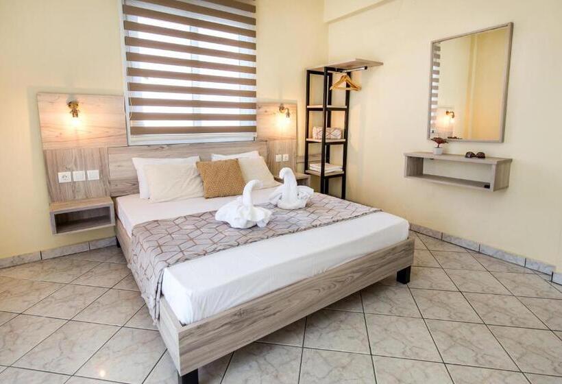 ホテル Ianos Apartments