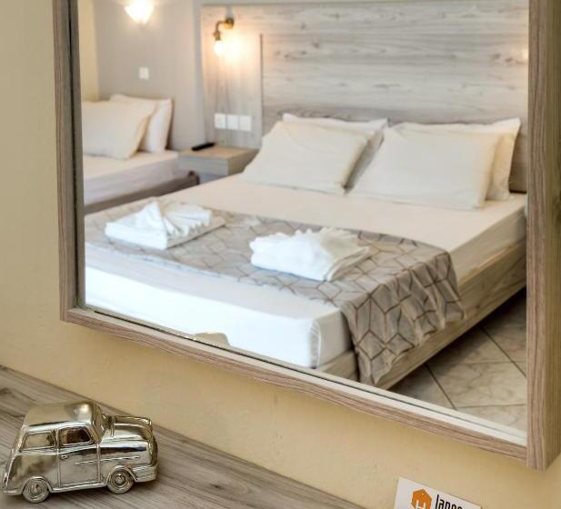 ホテル Ianos Apartments