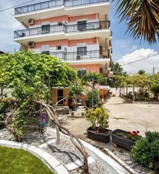 Hotelli Ianos Apartments