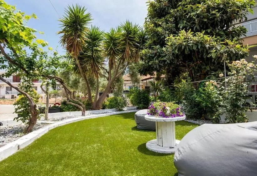 Hotelli Ianos Apartments