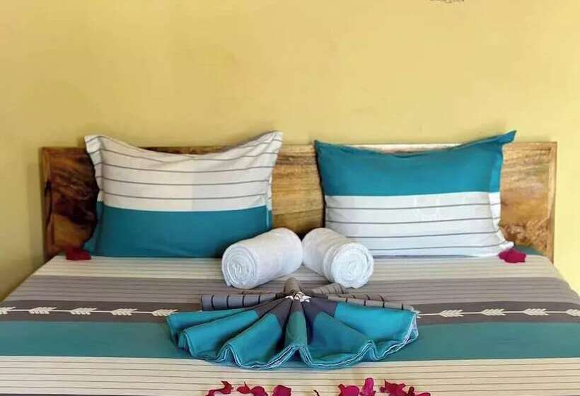 فندق Josh's Paradise