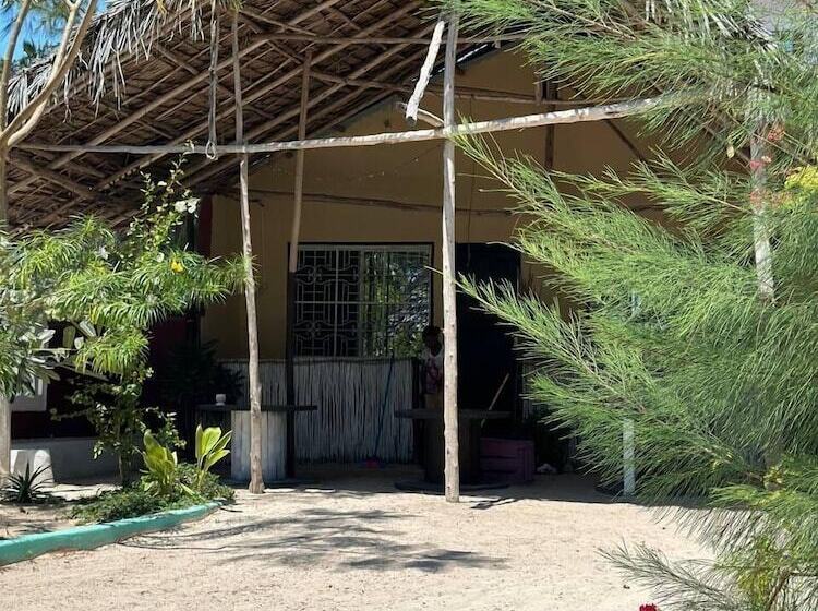 فندق Josh's Paradise