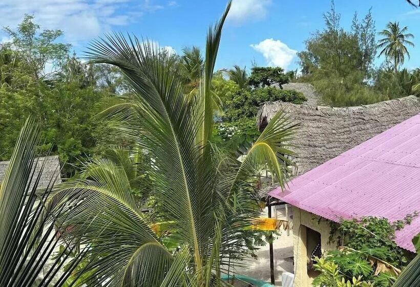 فندق Josh's Paradise