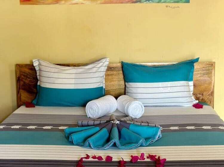 فندق Josh's Paradise