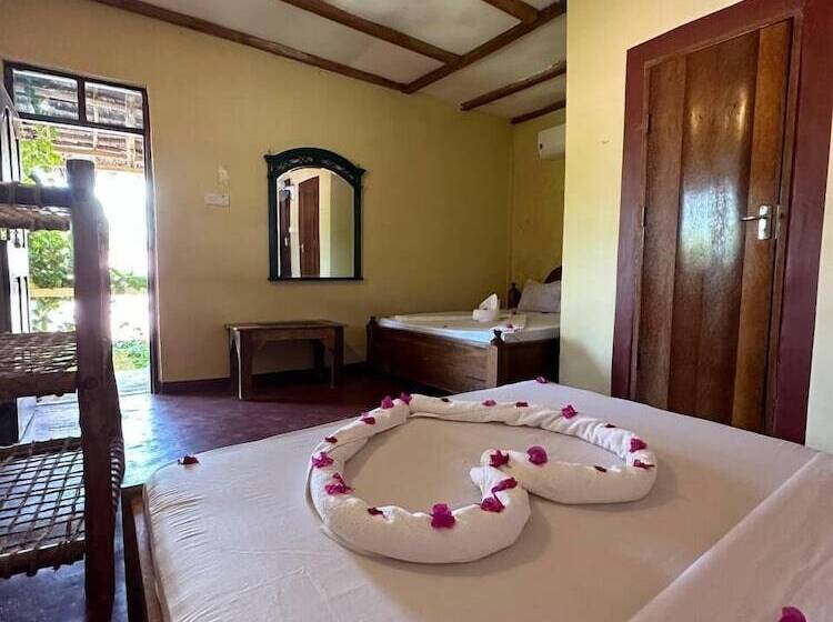 فندق Josh's Paradise