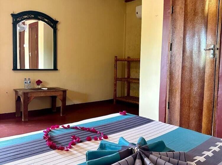 فندق Josh's Paradise