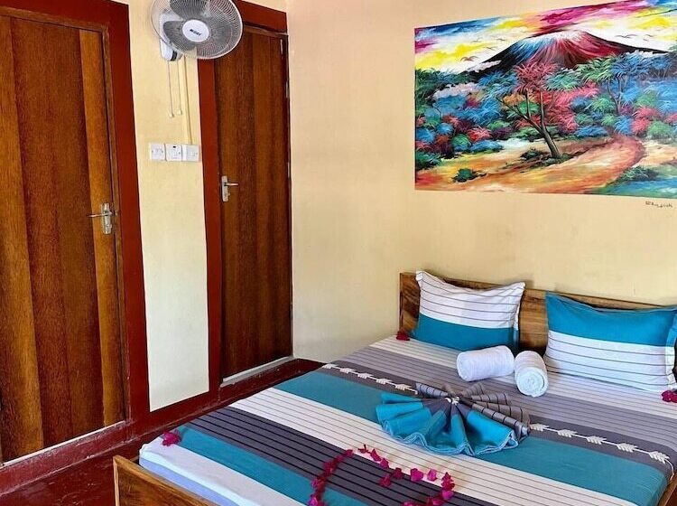 فندق Josh's Paradise