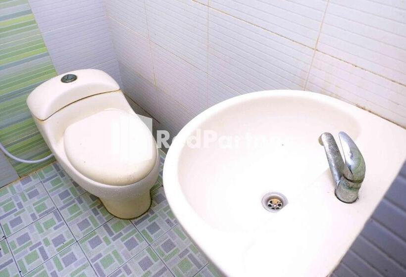 בית מלון כפרי Permata Makassar Mitra Reddoorz