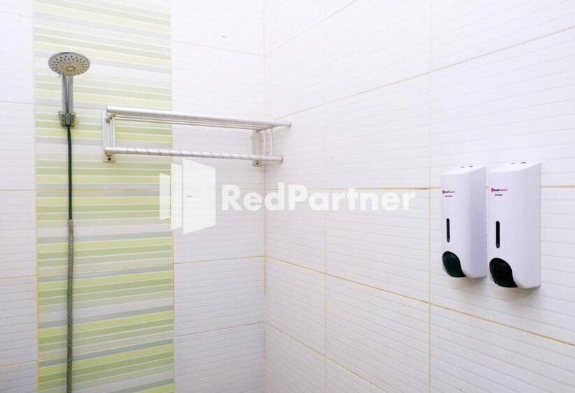 בית מלון כפרי Permata Makassar Mitra Reddoorz