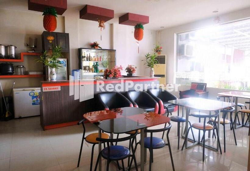 בית מלון כפרי Permata Makassar Mitra Reddoorz