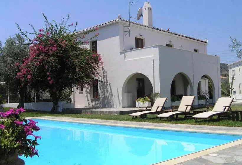 ホテル Villa Irini