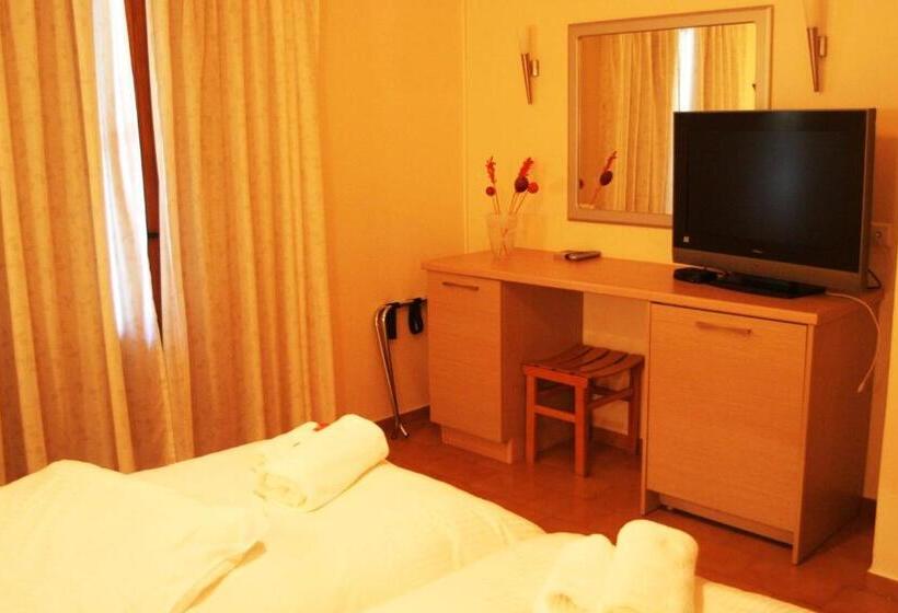 בית מלון כפרי Villa Irini