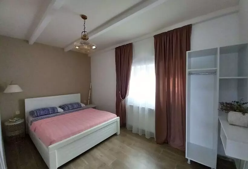 پانسیون Home Of Gnomes