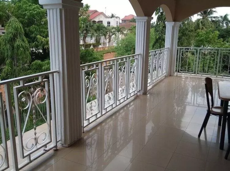 Majatalo Krobia Executive Lodge