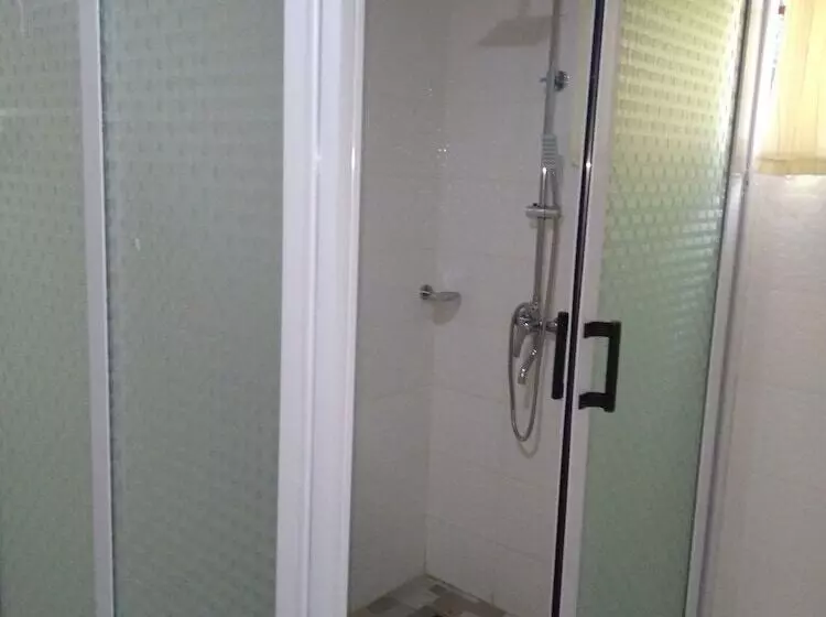 Majatalo Krobia Executive Lodge