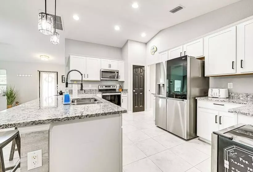 Saltwater Pool & Game Room: Gulf Coast Retreat