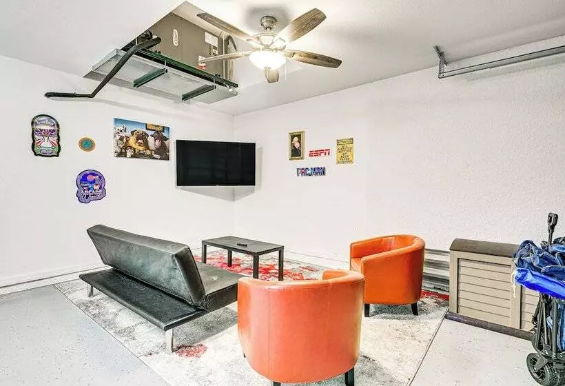 Saltwater Pool & Game Room: Gulf Coast Retreat