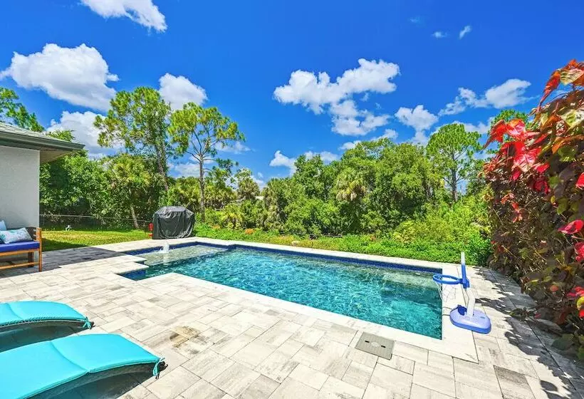 Saltwater Pool & Game Room: Gulf Coast Retreat