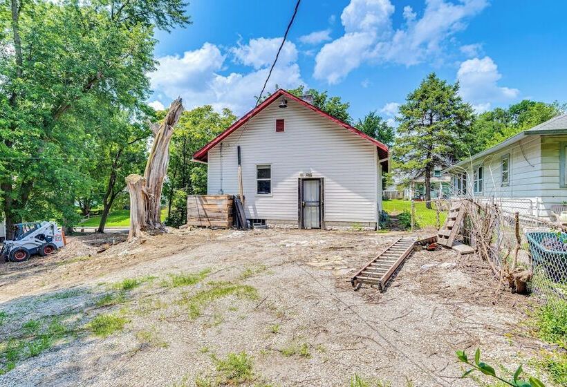 Cozy Home W/ Yard < 3 Mi To Downtown Indianapolis!